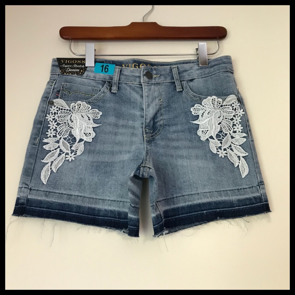 NWT Vigoss Raw Hem Malibu Mid-Rise Denim Shorts